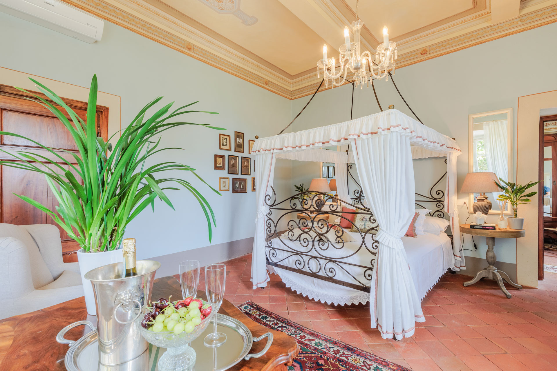 First-floor suite, third view